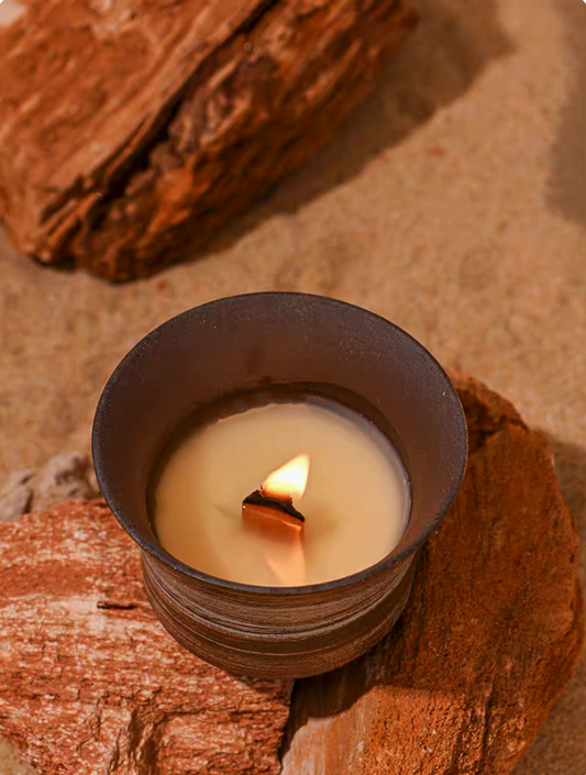 Red ginger and safron -《TINGCHAN》- Dunhuang Courtyard Aromatherapy Candle- 谷物姜釀